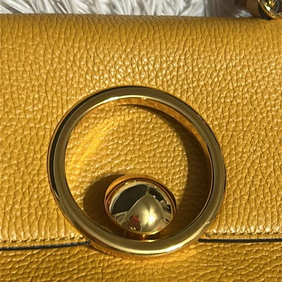 ✨Coccinelle Pebbled Leather Handbag/Crossbody✨NWT $365 - Picture 3 of 9